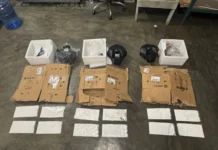 DNCD ocupa en el AILA 12 láminas de presunta cocaína ocultas en cajas de cartón