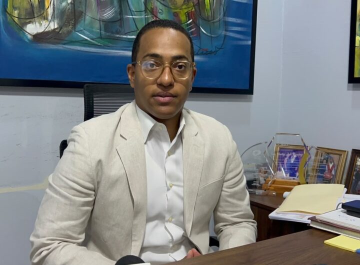 Foto del presidente de la ADOMIPYME
