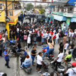 Multitud protesta frente al destacamento del sector de Herrera por la muerte del joven Darlin Mercado